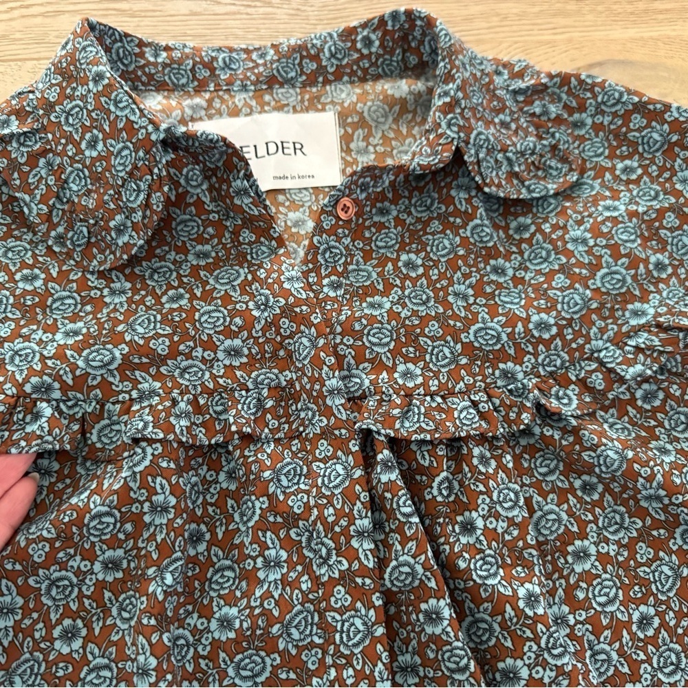 Helder Korean Couture Button Down Floral Blouse - Picture 14 of 16